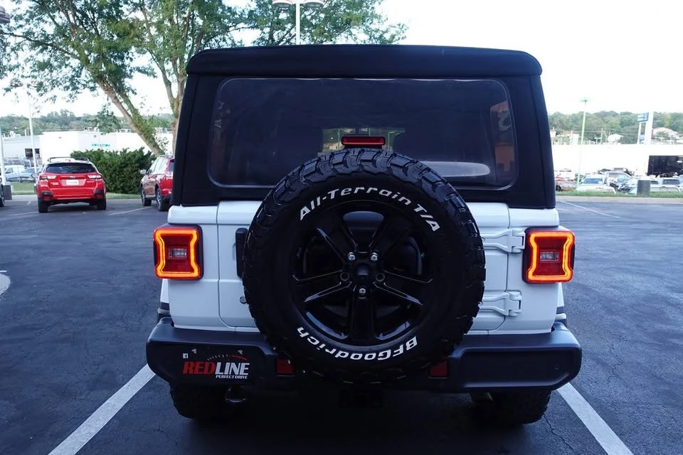 2020 Jeep JL Wrangler - Image 5 of 18