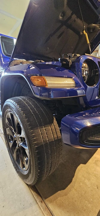 2020 Jeep JL Wrangler - Image 16 of 31