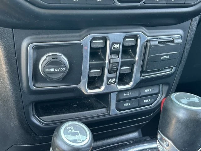 2020 Jeep JL Wrangler - Image 17 of 20