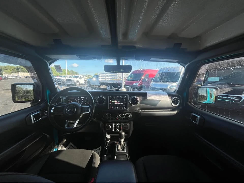 2020 Jeep JL Wrangler - Image 10 of 11