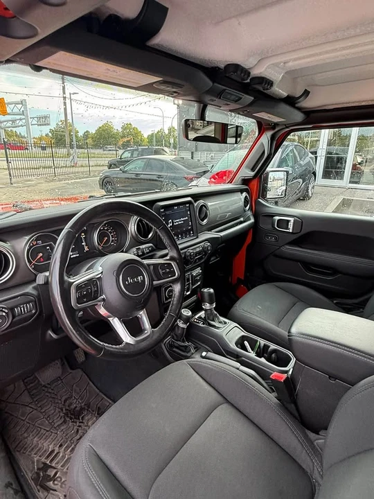 2020 Jeep JL Wrangler - Image 10 of 11