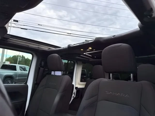 2020 Jeep JL Wrangler - Image 13 of 19