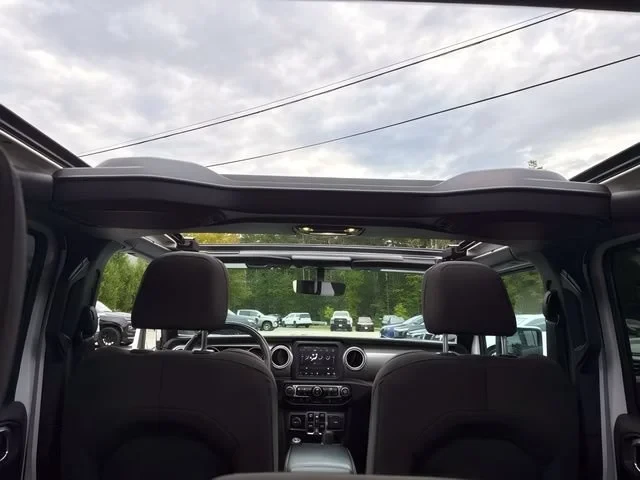 2020 Jeep JL Wrangler - Image 16 of 19