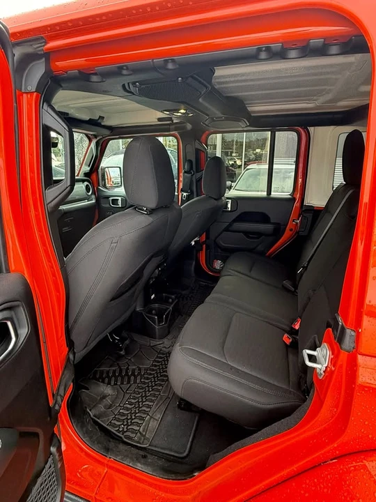 2020 Jeep JL Wrangler - Image 7 of 11
