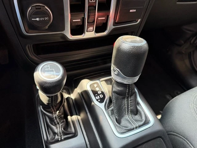 2020 Jeep JL Wrangler - Image 14 of 20
