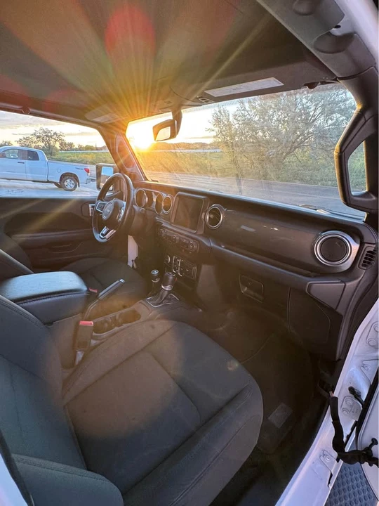 2020 Jeep JL Wrangler - Image 12 of 13
