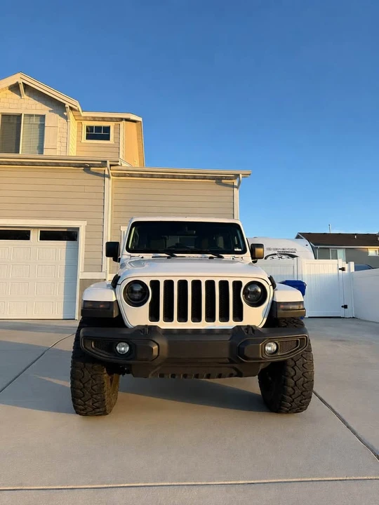 2020 Jeep JL Wrangler - Image 3 of 13
