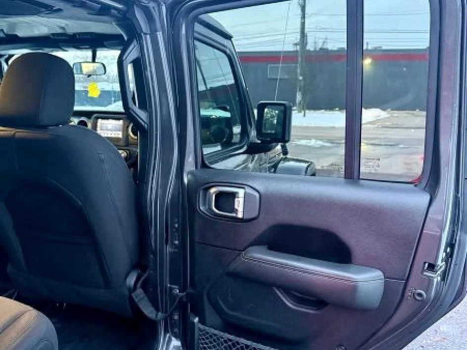 2020 Jeep - Image 21 of 29