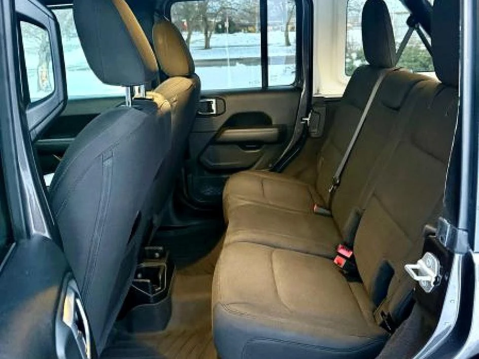 2020 Jeep - Image 20 of 29