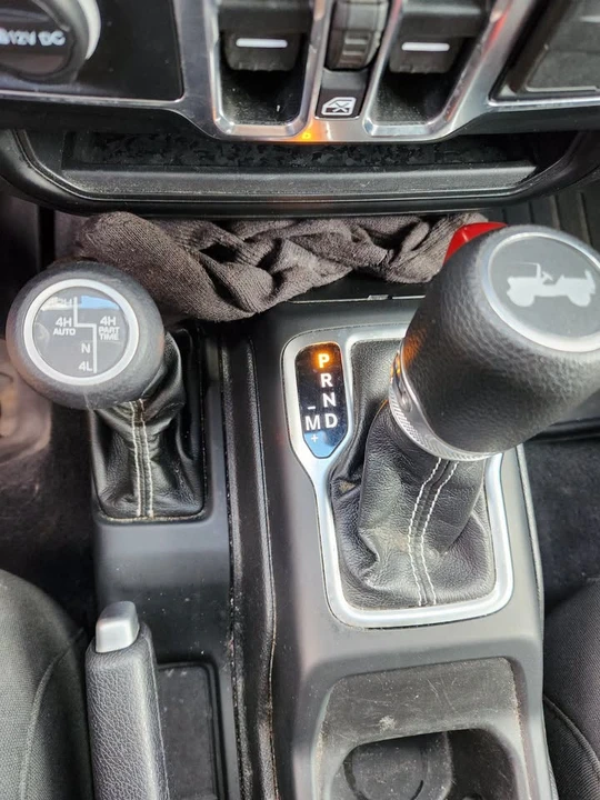 2020 Jeep JL Wrangler - Image 19 of 20