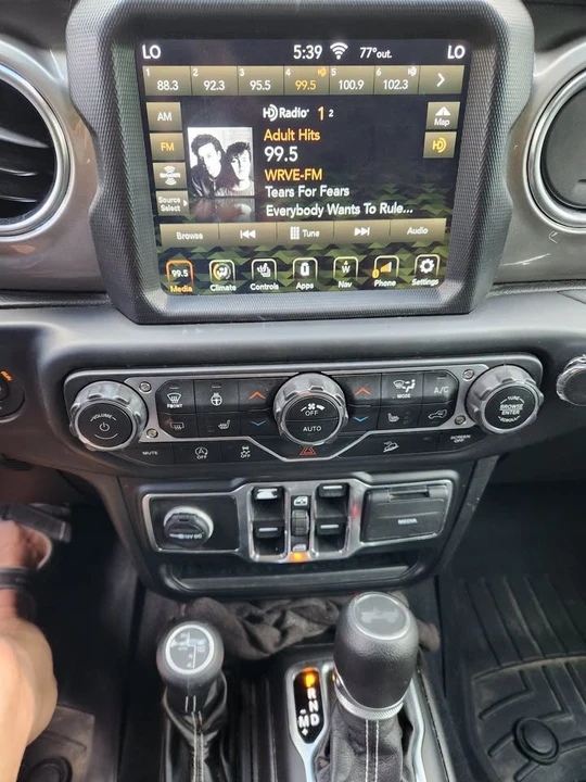 2020 Jeep JL Wrangler - Image 17 of 20