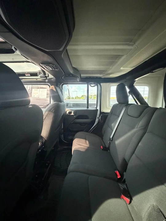 2020 Jeep JL Wrangler - Image 5 of 7