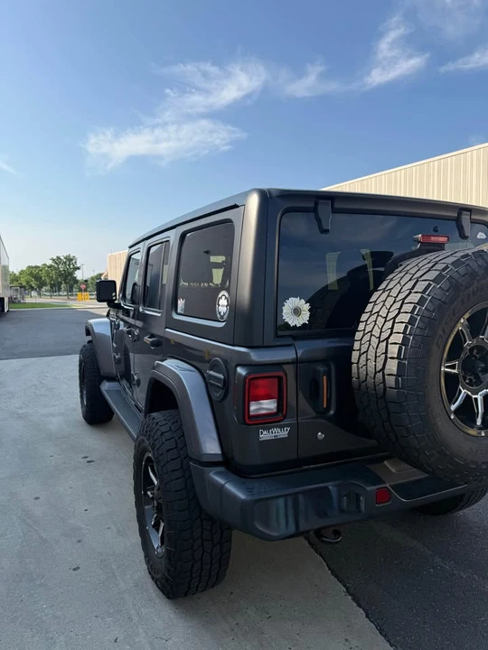 2020 Jeep JL Wrangler - Image 10 of 10
