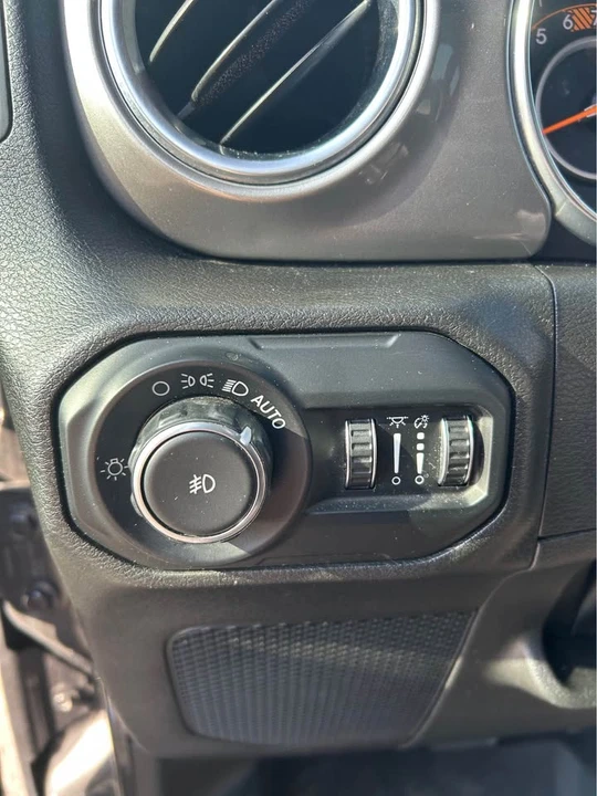 2020 Jeep JL Wrangler - Image 9 of 13