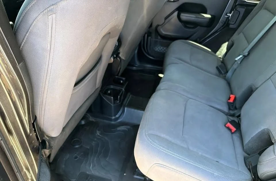 2020 Jeep JL Wrangler - Image 18 of 20