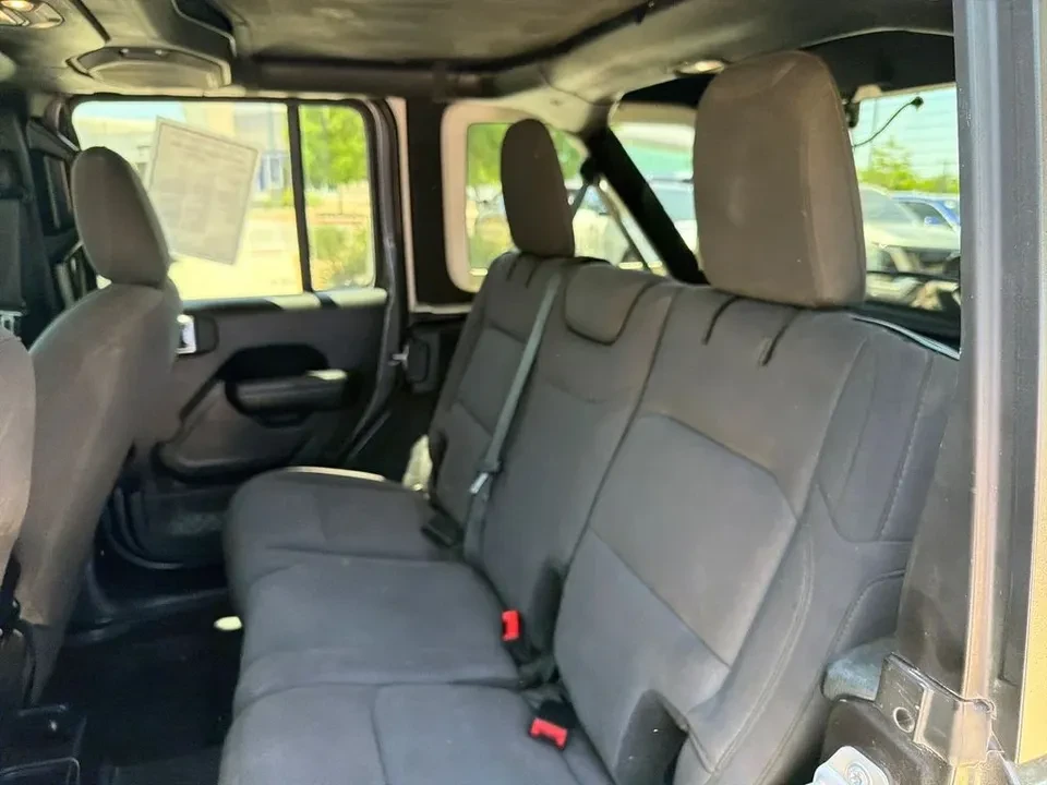 2020 Jeep JL Wrangler - Image 17 of 20