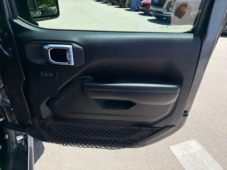 2020 Jeep JL Wrangler - Image 19 of 20