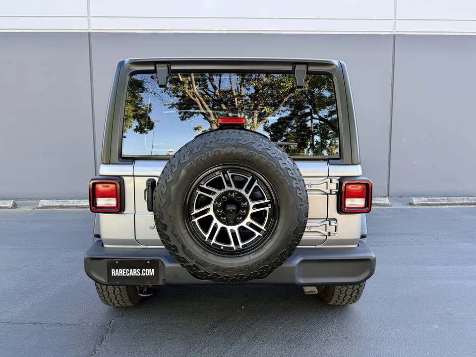 2020 Jeep JL Wrangler - Image 25 of 31