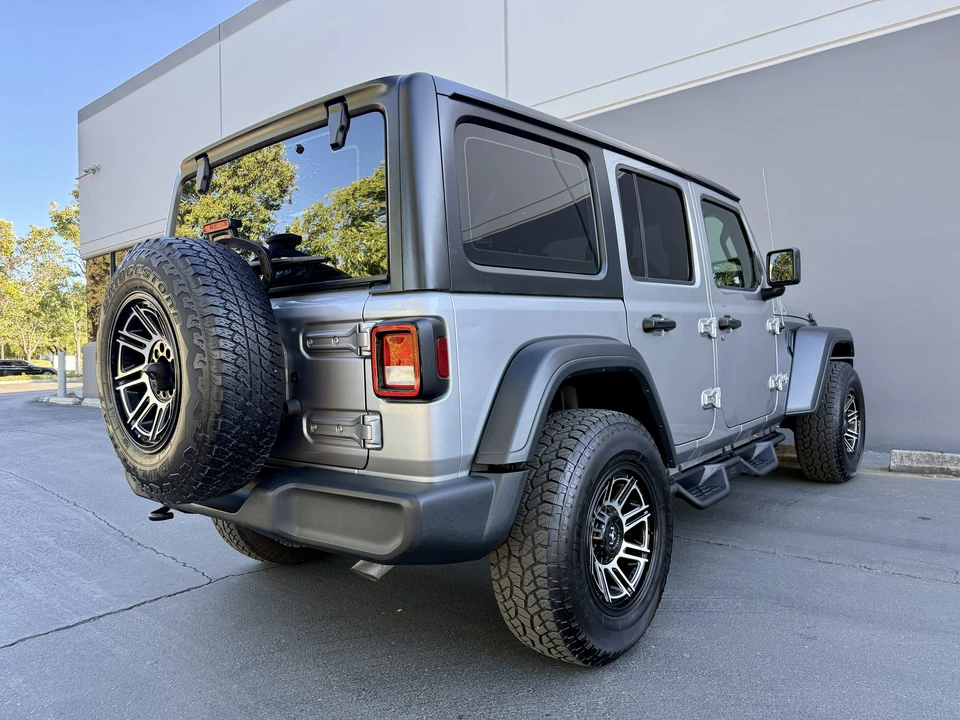 2020 Jeep JL Wrangler - Image 21 of 31
