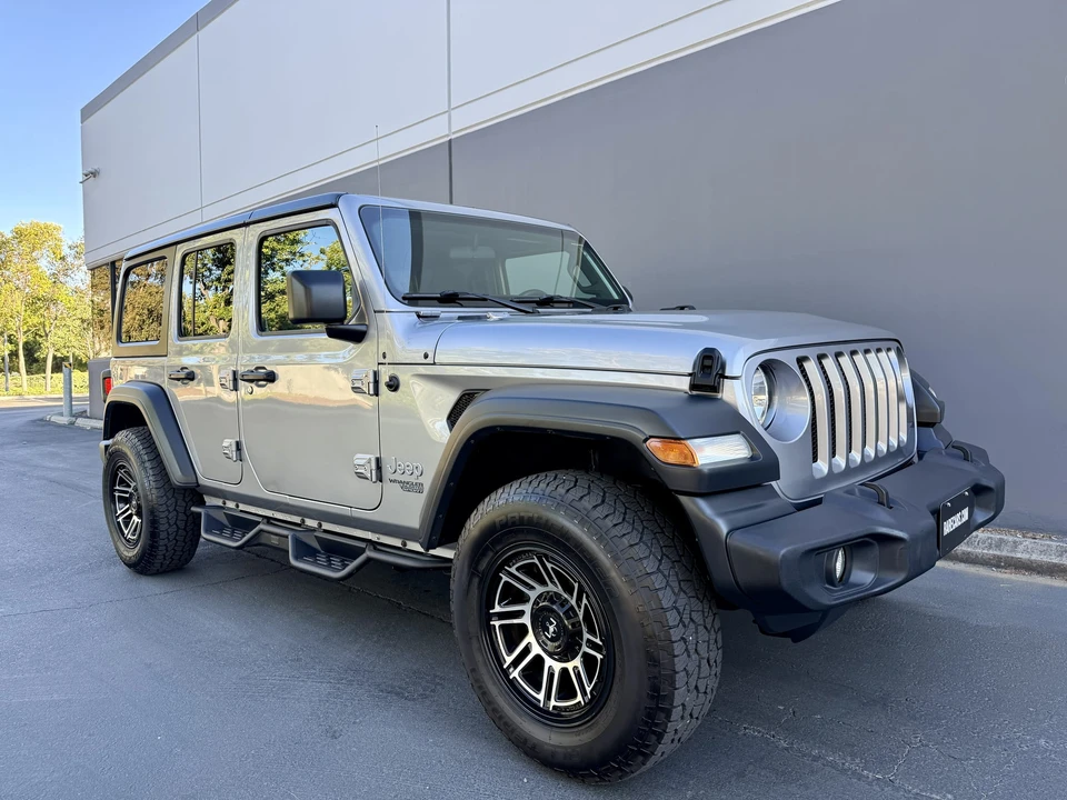 2020 Jeep JL Wrangler - Image 13 of 31