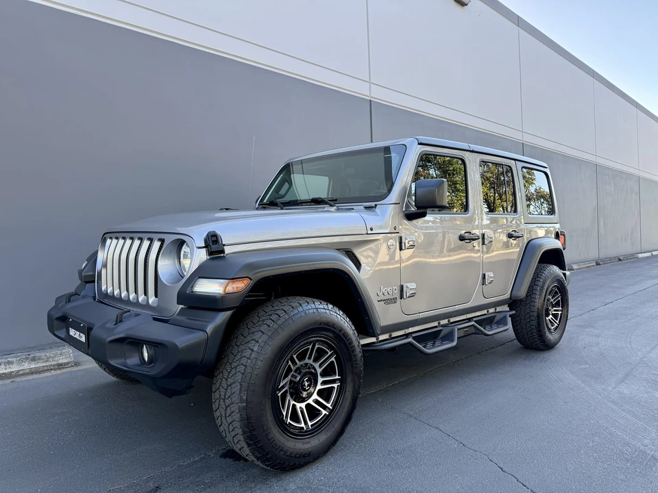 2020 Jeep JL Wrangler - Image 4 of 31