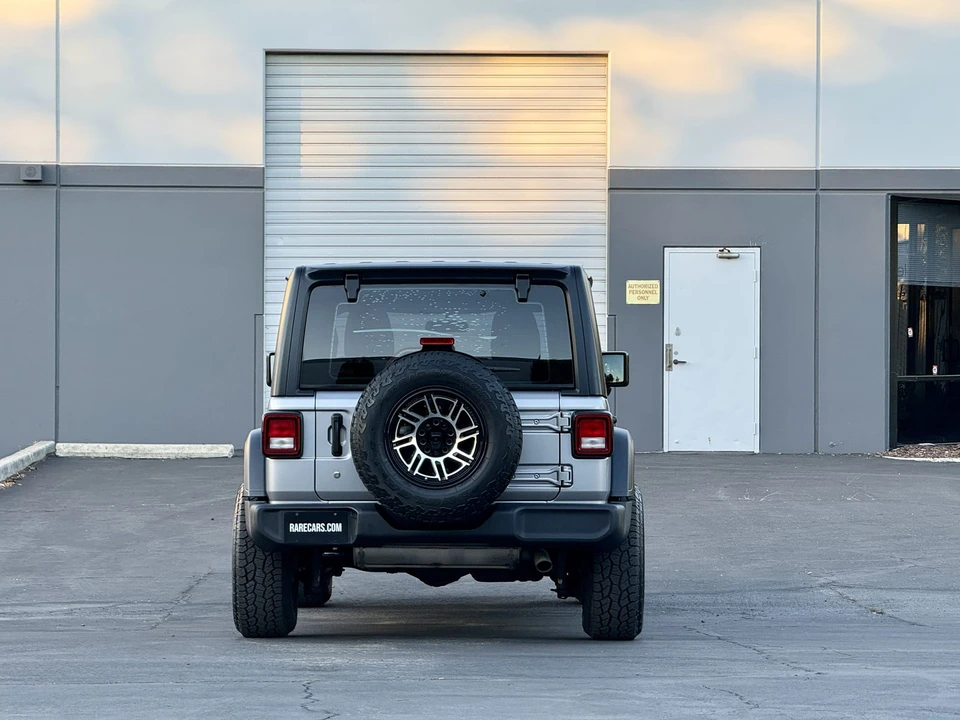 2020 Jeep JL Wrangler - Image 23 of 31