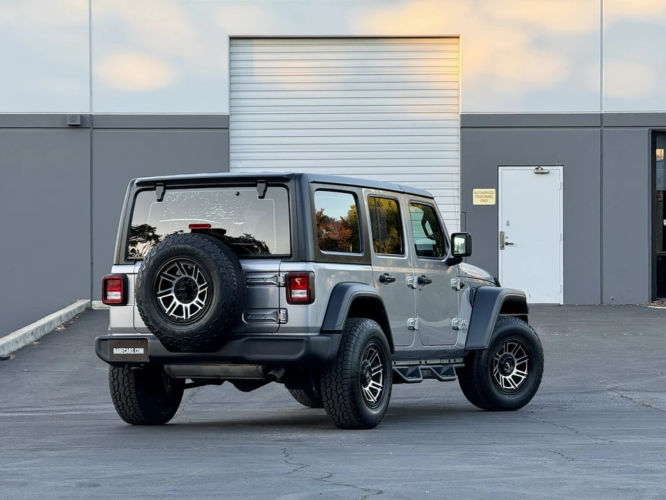 2020 Jeep JL Wrangler - Image 20 of 31