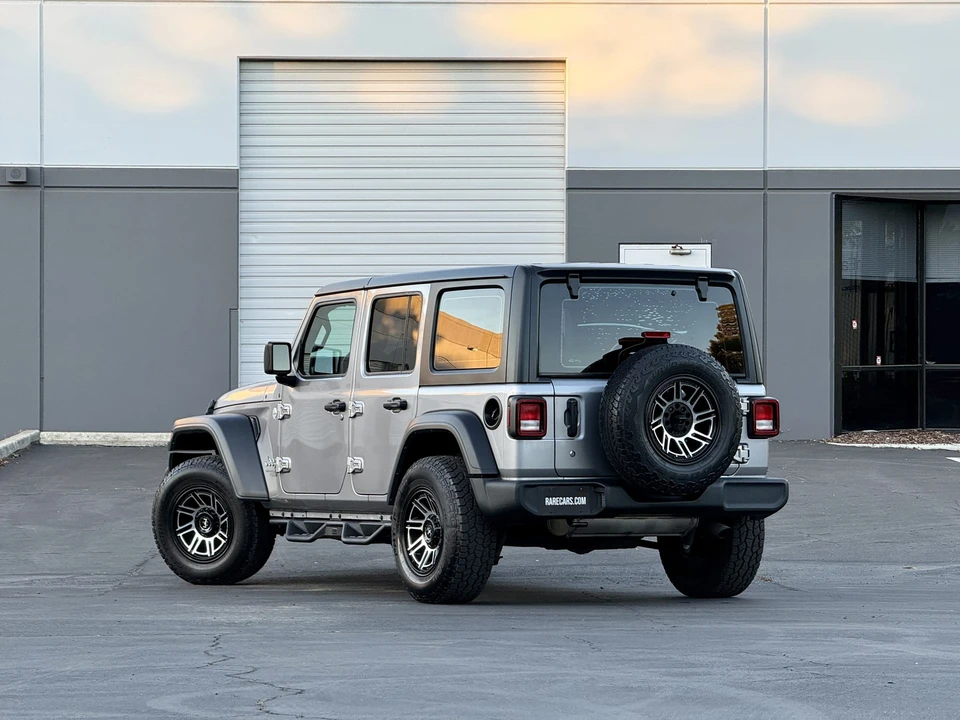 2020 Jeep JL Wrangler - Image 29 of 31