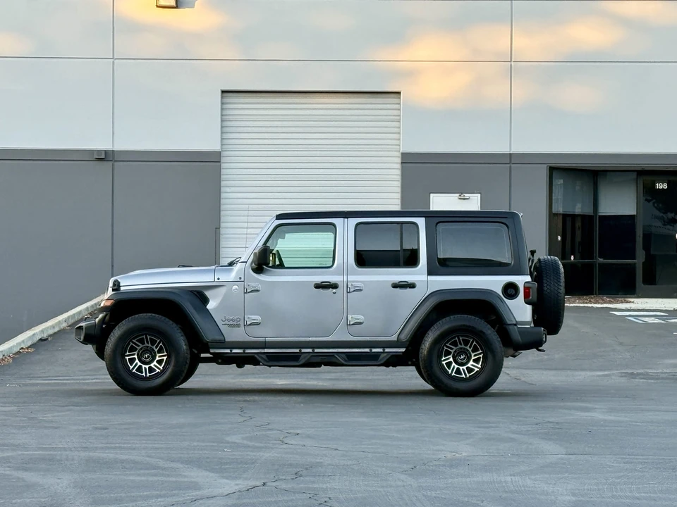 2020 Jeep JL Wrangler - Image 31 of 31