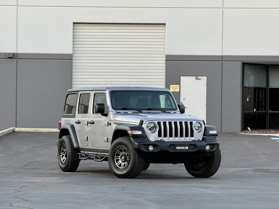 2020 Jeep JL Wrangler - Image 14 of 31