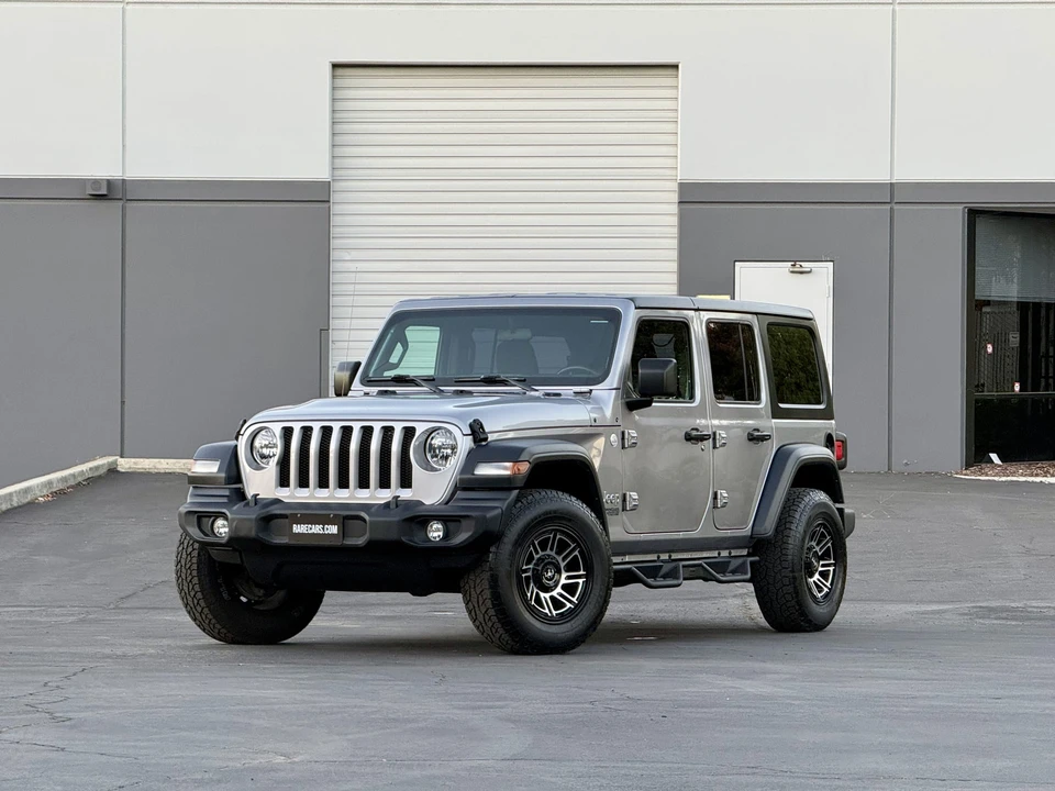 2020 Jeep JL Wrangler - Image 2 of 31