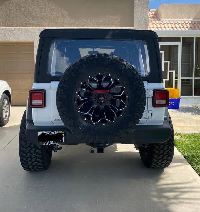 2020 Jeep JL Wrangler - Image 5 of 6