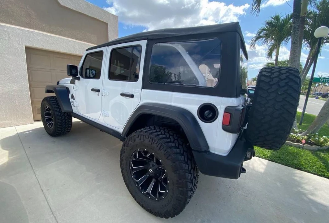 2020 Jeep JL Wrangler - Image 3 of 6