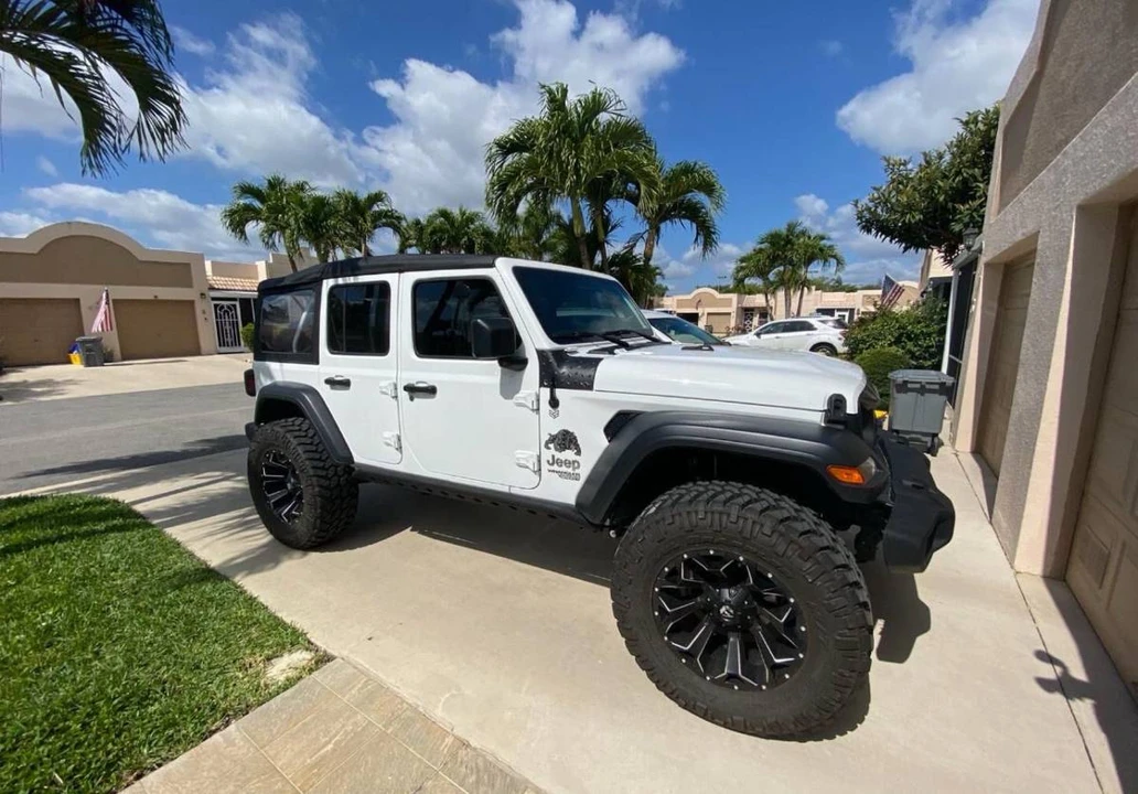 2020 Jeep JL Wrangler - Image 2 of 6