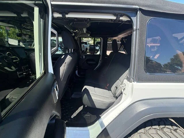 2020 Jeep JL Wrangler - Image 17 of 20