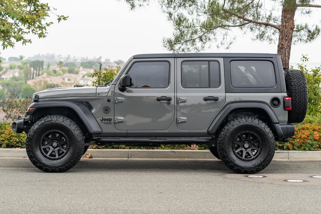 2020 Jeep JL Wrangler - Image 6 of 31