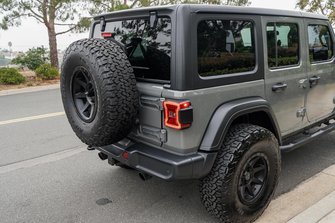 2020 Jeep JL Wrangler - Image 21 of 31