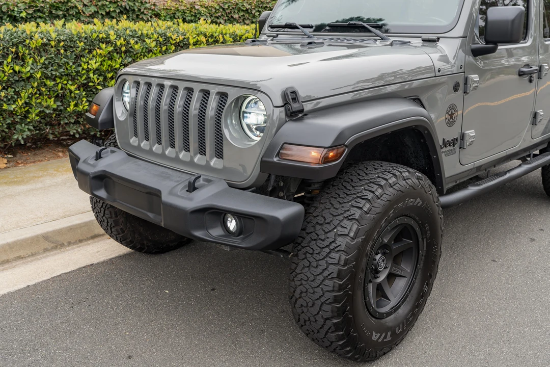 2020 Jeep JL Wrangler - Image 11 of 31