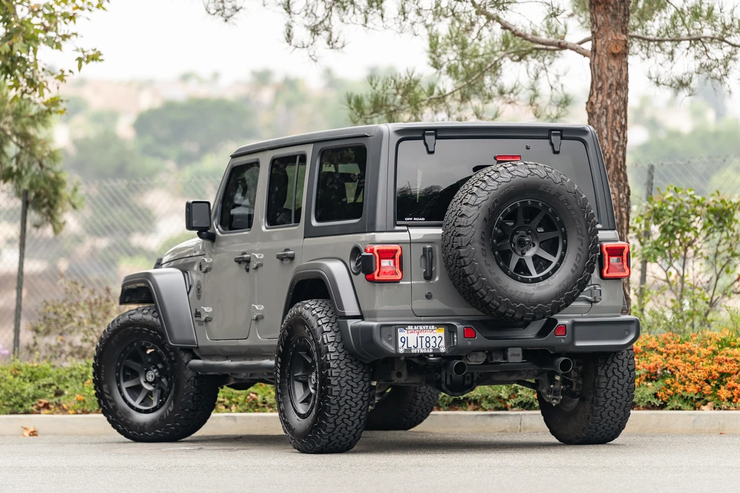 2020 Jeep JL Wrangler - Image 7 of 31