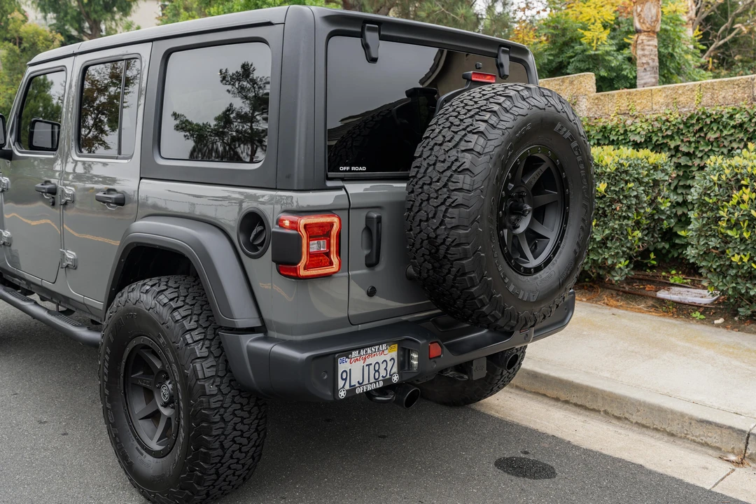 2020 Jeep JL Wrangler - Image 15 of 31