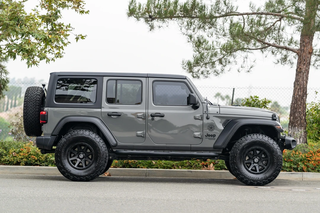 2020 Jeep JL Wrangler - Image 8 of 31