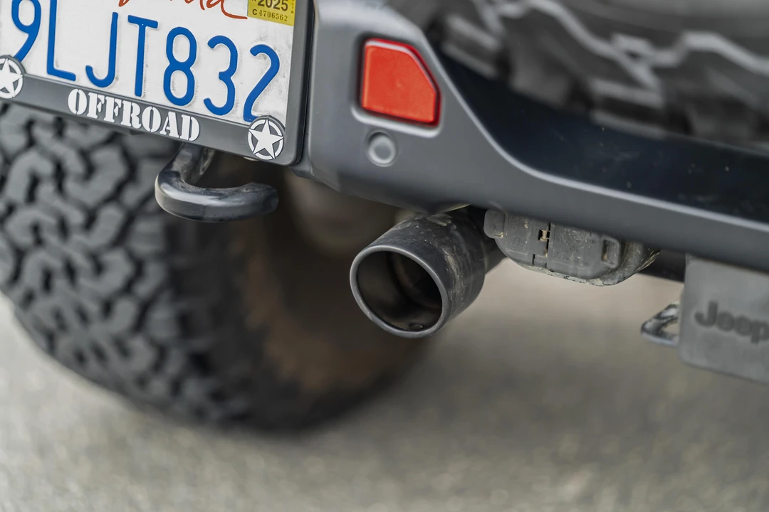 2020 Jeep JL Wrangler - Image 17 of 31