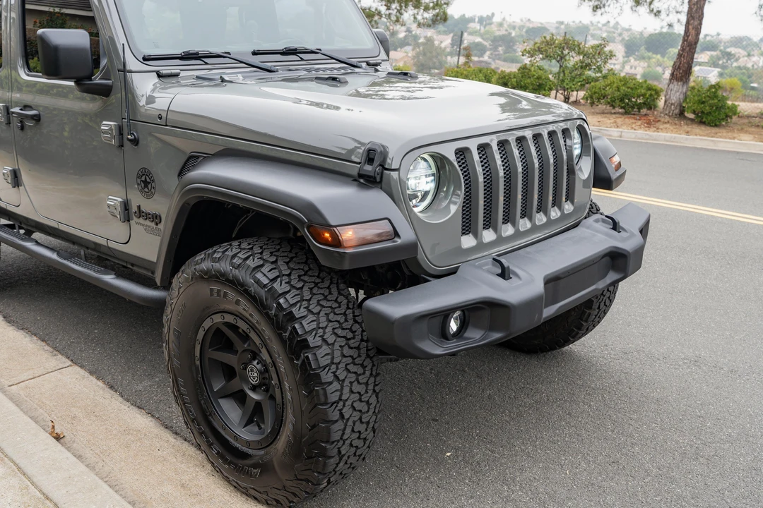 2020 Jeep JL Wrangler - Image 25 of 31