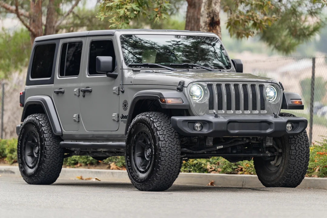 2020 Jeep JL Wrangler - Image 8 of 31