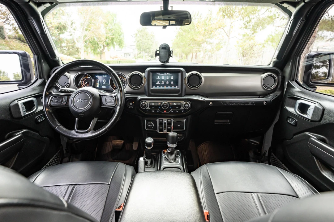 2020 Jeep JL Wrangler - Image 30 of 31