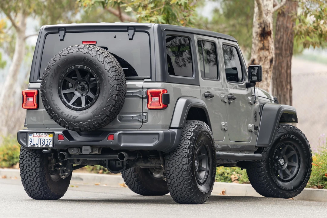 2020 Jeep JL Wrangler - Image 7 of 31