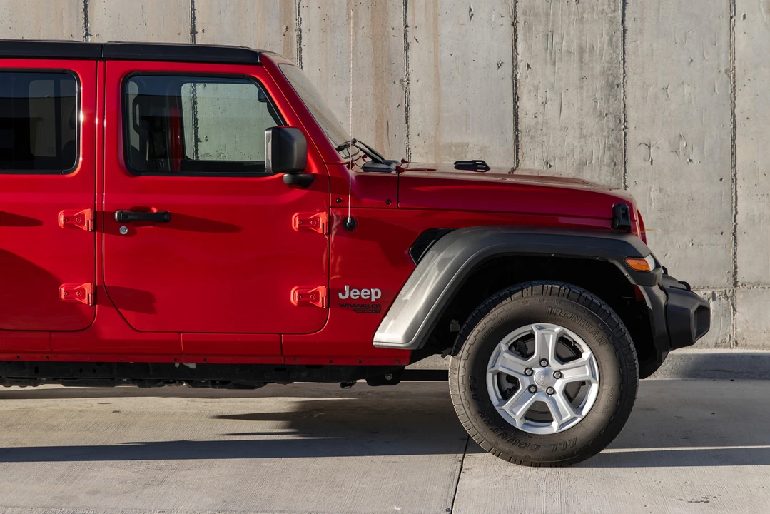 2020 Jeep JL Wrangler - Image 22 of 31