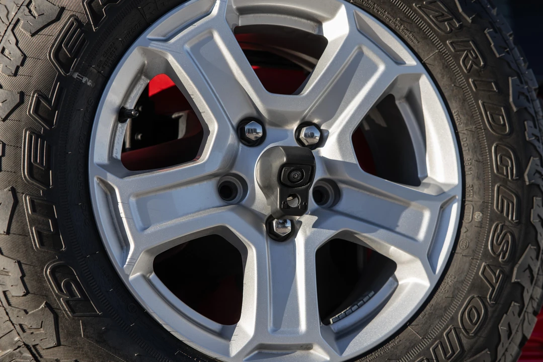 2020 Jeep JL Wrangler - Image 19 of 31
