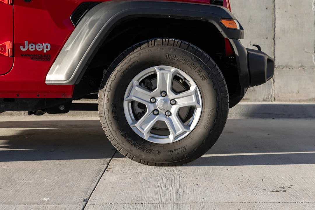 2020 Jeep JL Wrangler - Image 27 of 31