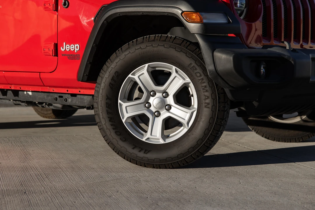 2020 Jeep JL Wrangler - Image 28 of 31